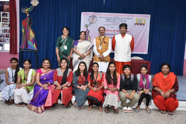 Student and Staff Of the college with Chief Guest