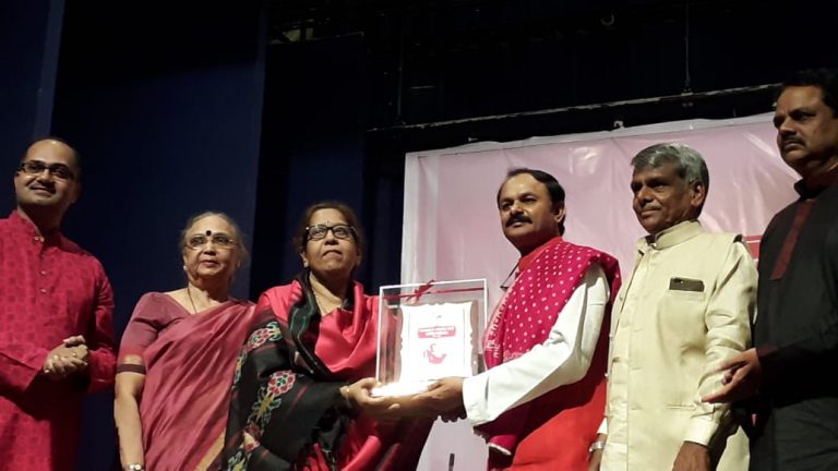 Dr. Tayade Received Pandit Bhimsen Joshi Puraskar – SMRK-BK-AK Mahila ...